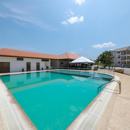 Seri Bayu Resort Hotel Sungai Pelek Exterior foto