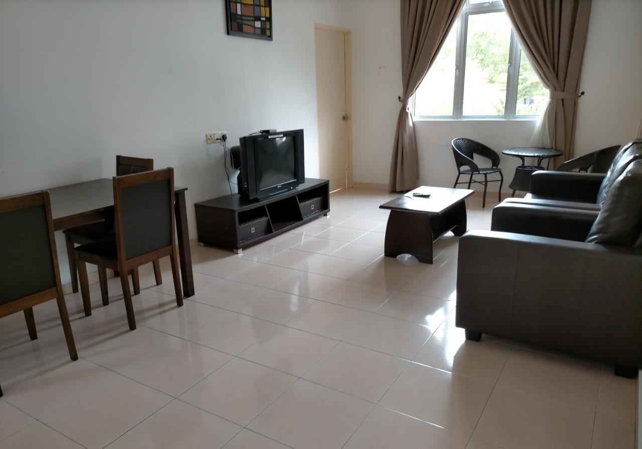 Seri Bayu Resort Hotel Sungai Pelek Exterior foto