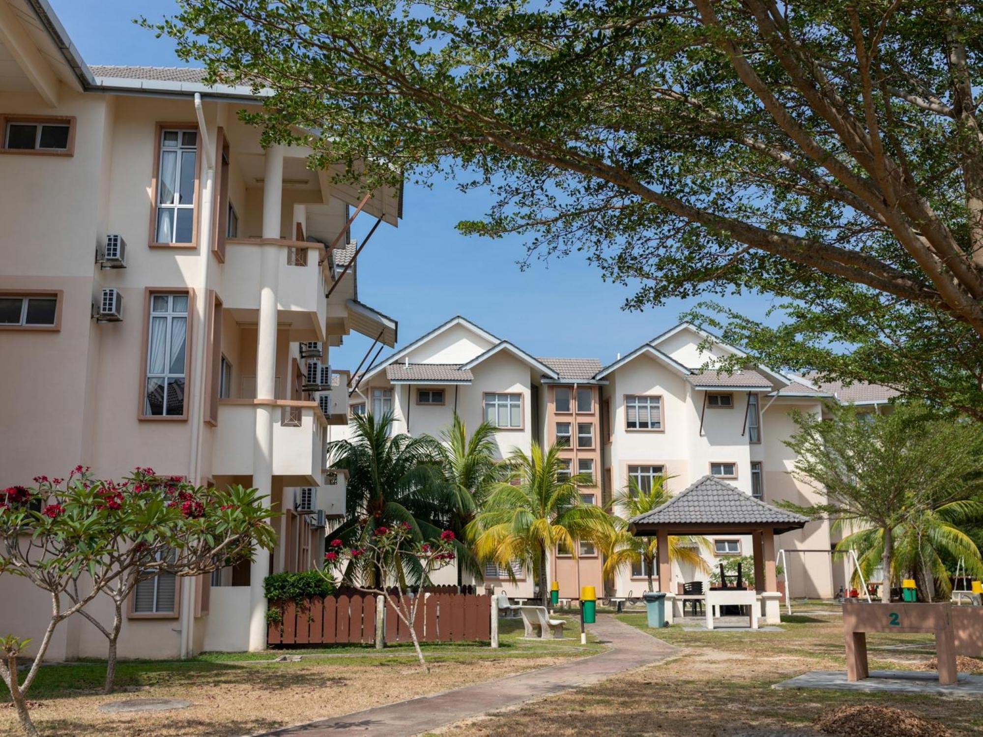 Seri Bayu Resort Hotel Sungai Pelek Exterior foto
