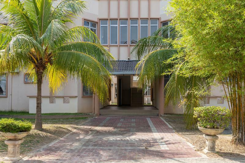Seri Bayu Resort Hotel Sungai Pelek Exterior foto